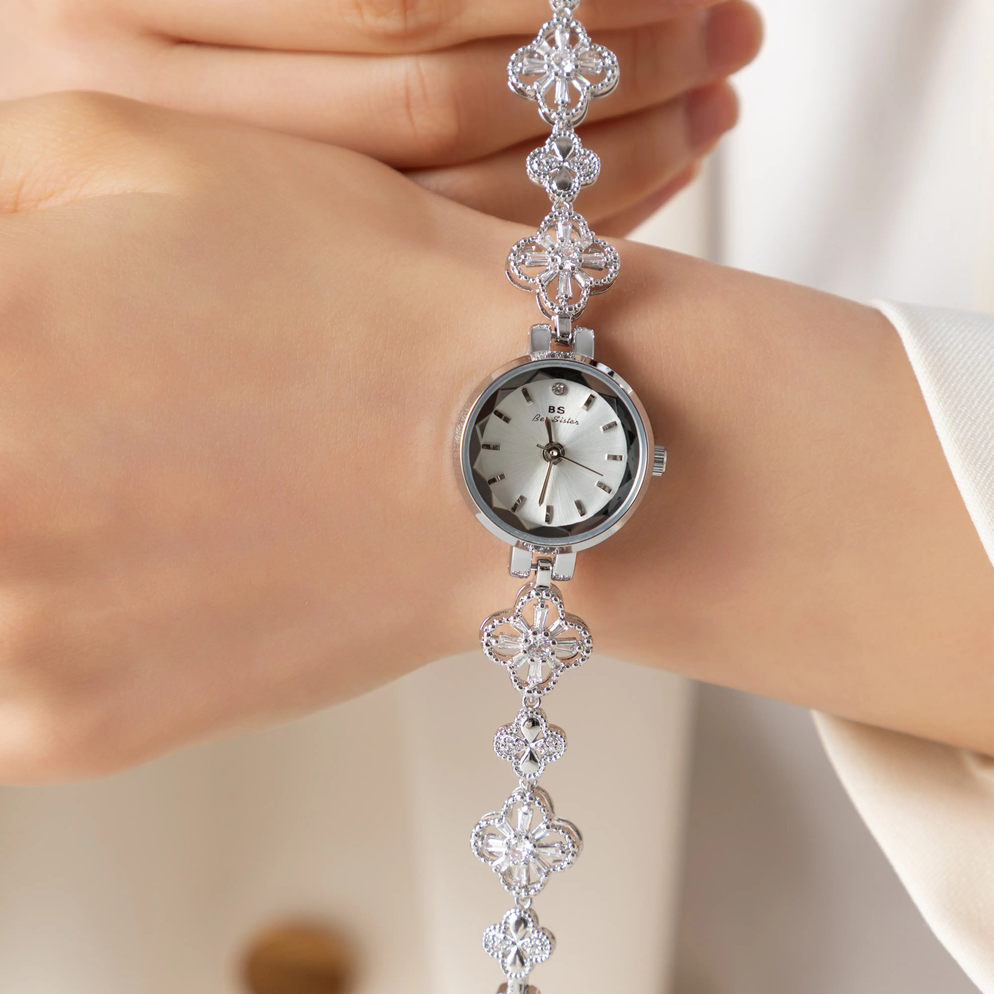 Blanca™ – Elegancia romántica