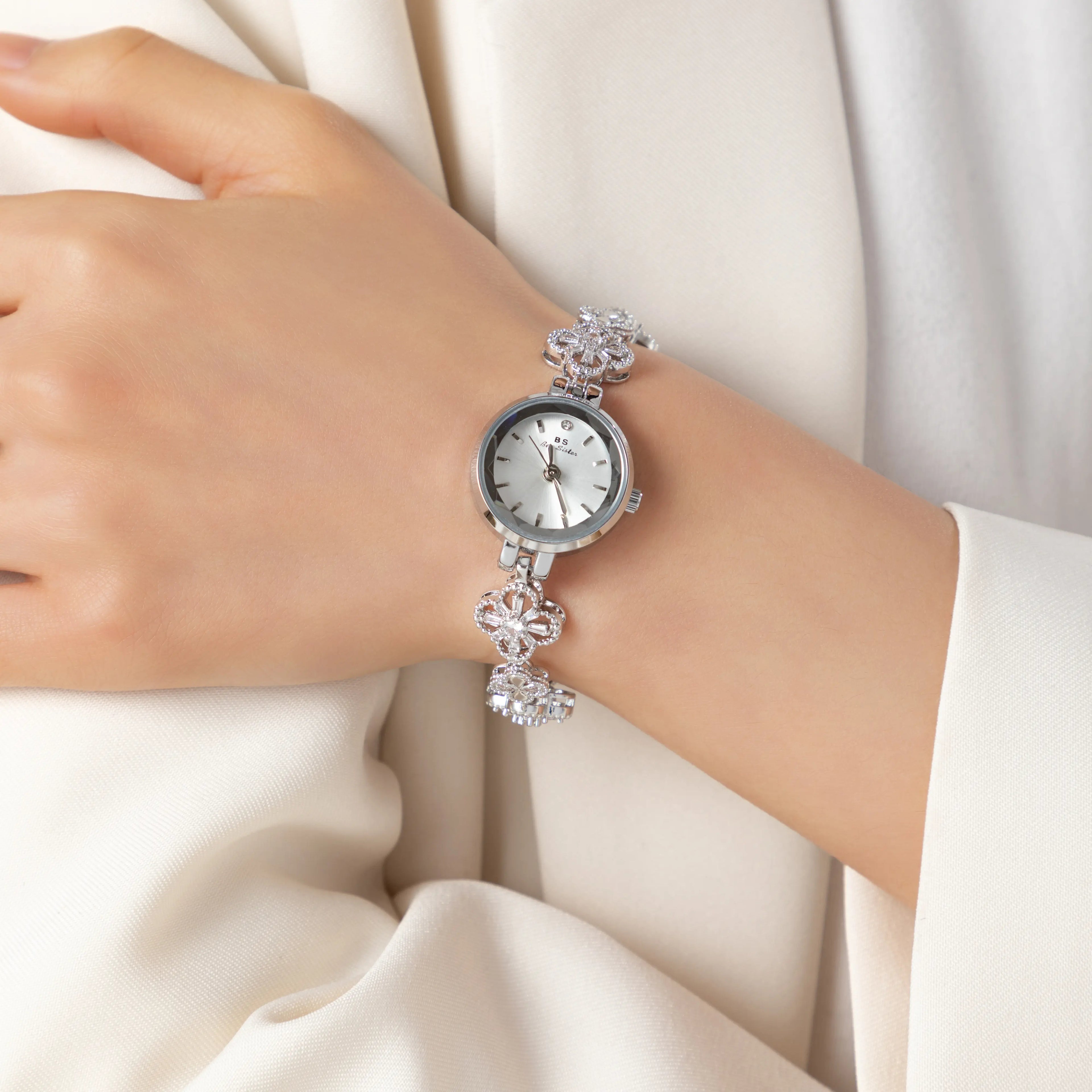 Blanca™ – Elegancia romántica