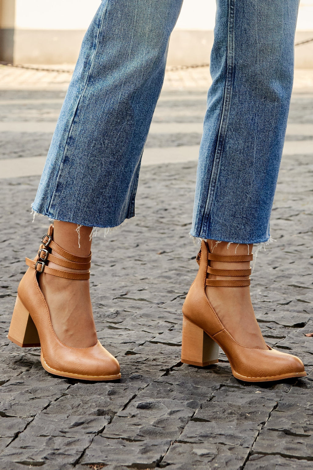 Blanca™ - Sandalias lisas con tira al tobillo y suela gruesa
