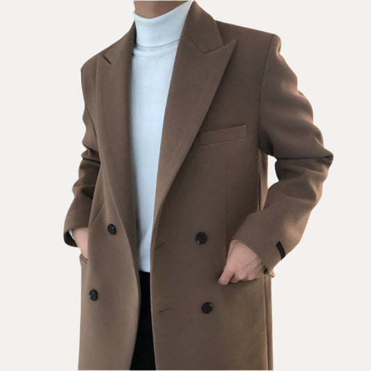 Elegante abrigo de doble botonadura