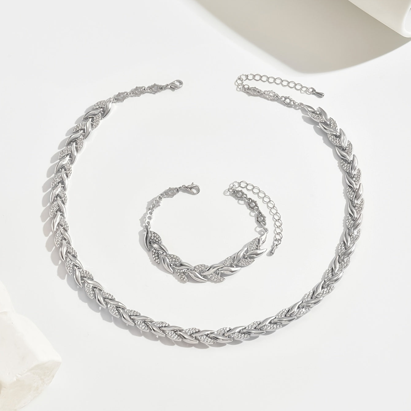Blanca™ - Collar trenzado brillante con elegancia sofisticada