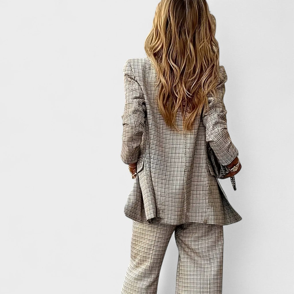 Carlota - Traje elegante