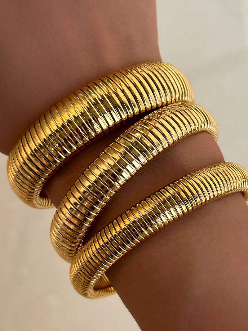 Blanca™ - Brazalete acanalado elegante con diseño moderno y sofisticado