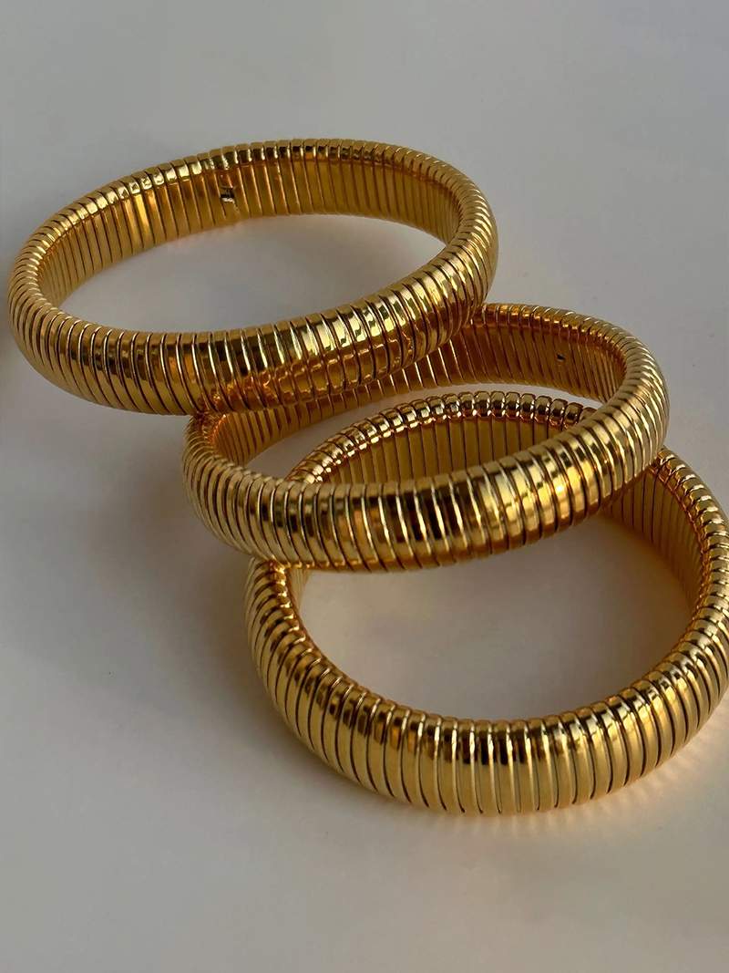 Blanca™ - Brazalete acanalado elegante con diseño moderno y sofisticado