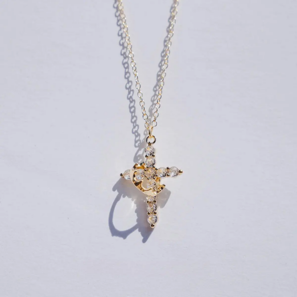 Collar de cruz con corona de fe