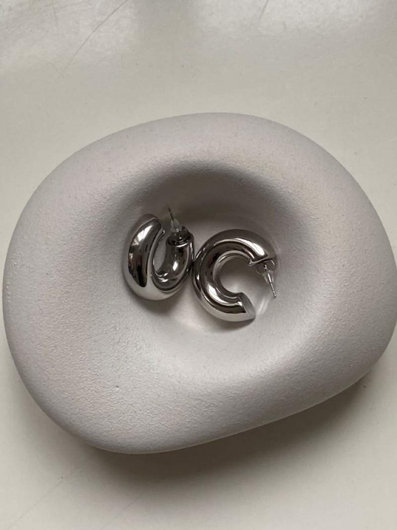 Blanca™ - Aros gruesos elegantes con diseño moderno y sofisticado