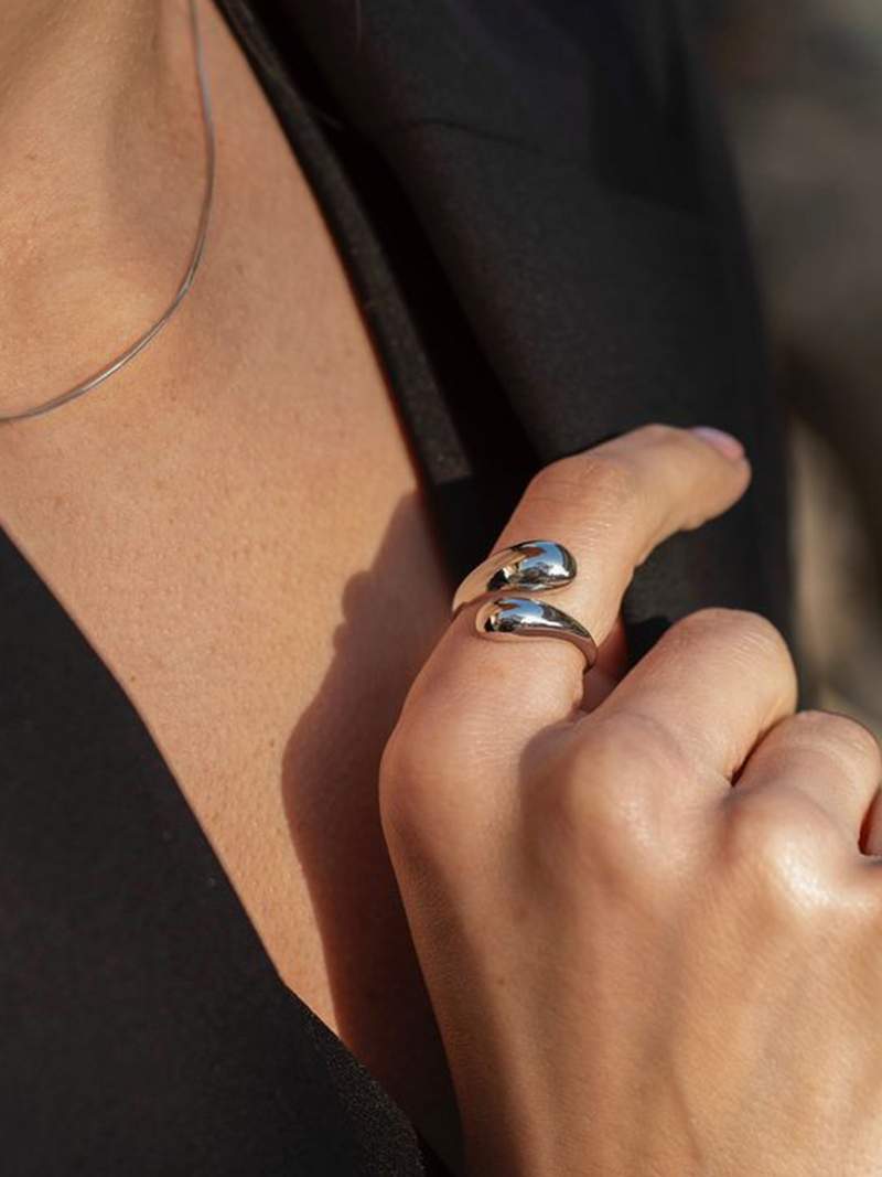 Blanca™ - Anillo voluminoso elegante con diseño moderno y exclusivo