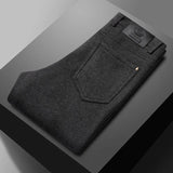 Gris oscuro