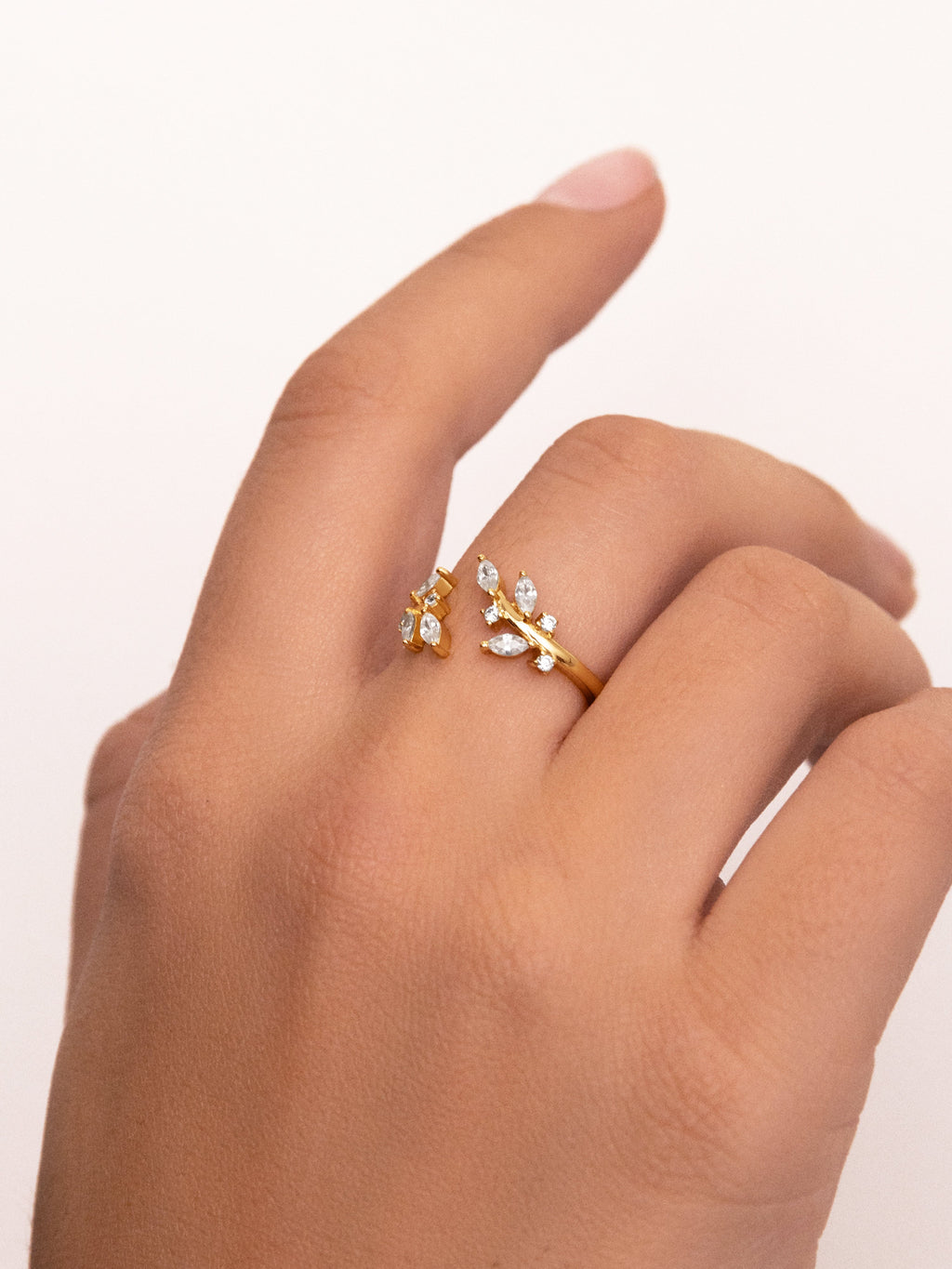 Anillo Buganvilla White Baño Oro