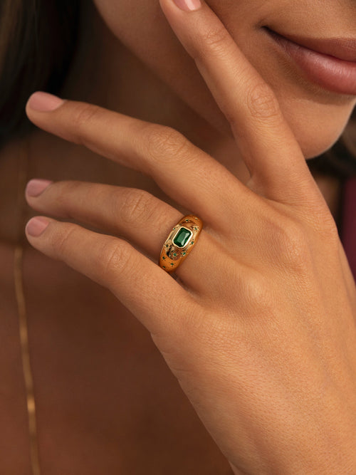 Anillo Charlotte Esmeralda Baño Oro