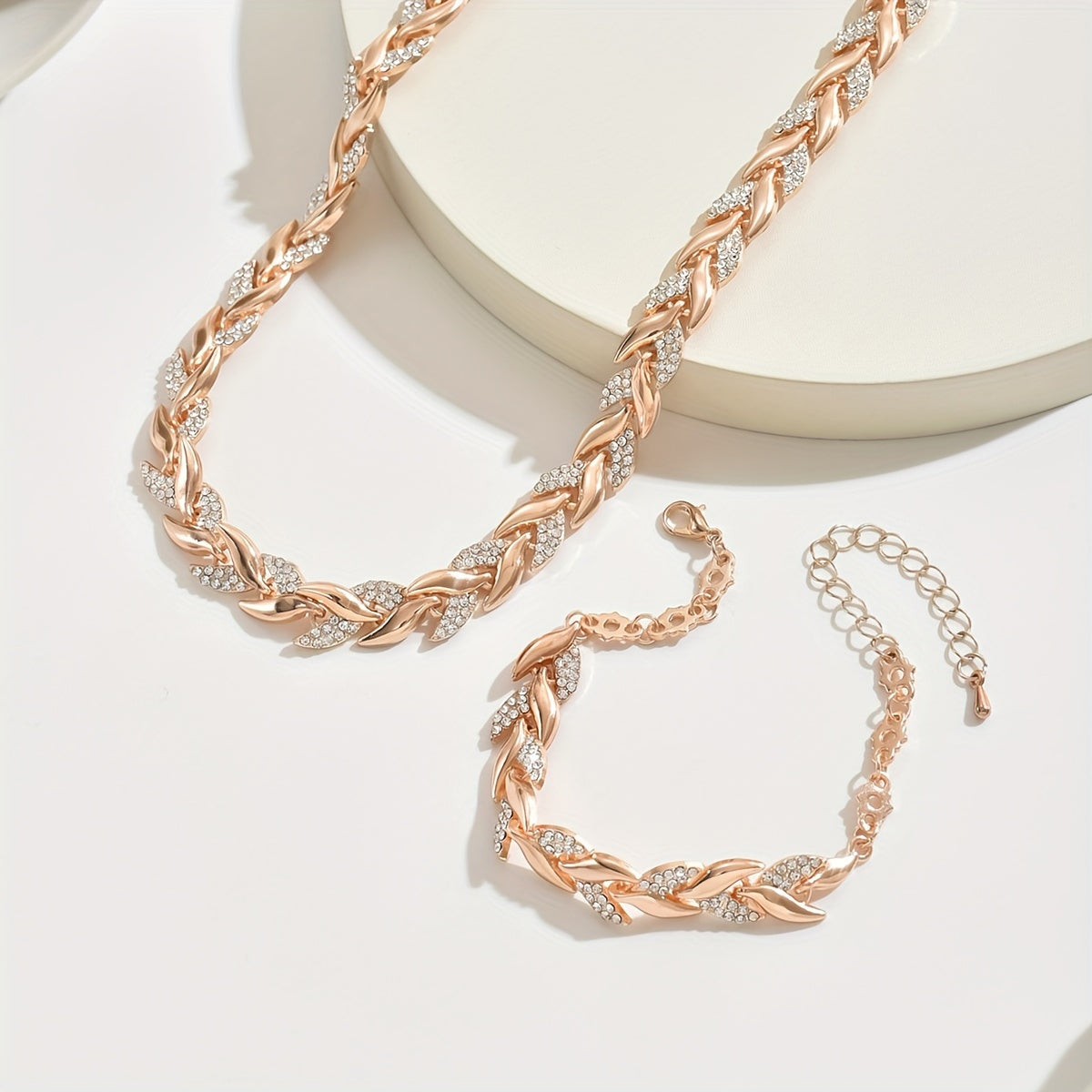 Blanca™ - Collar trenzado brillante con elegancia sofisticada