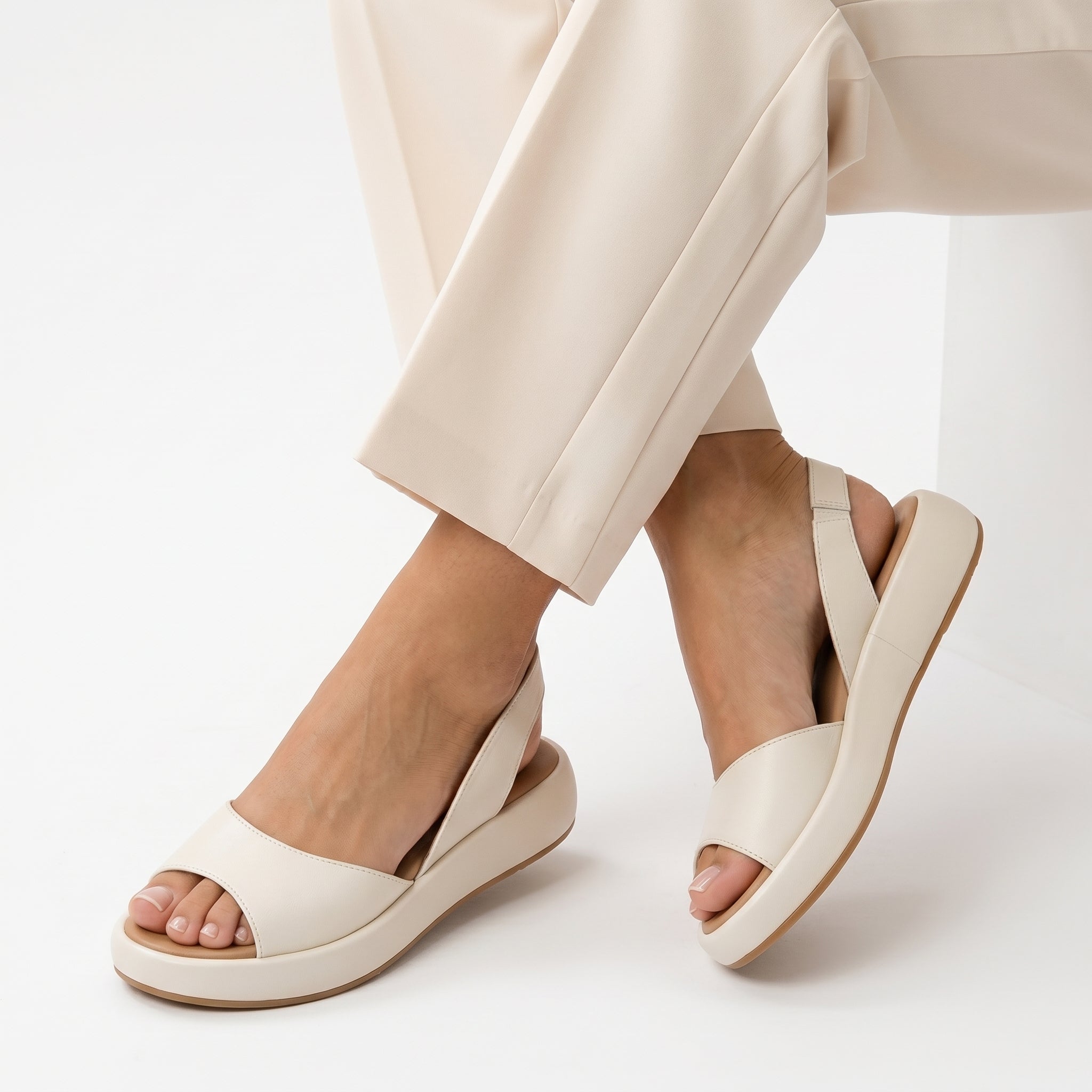 Claudia™ - Sandalias Planas con Suela Anatómica